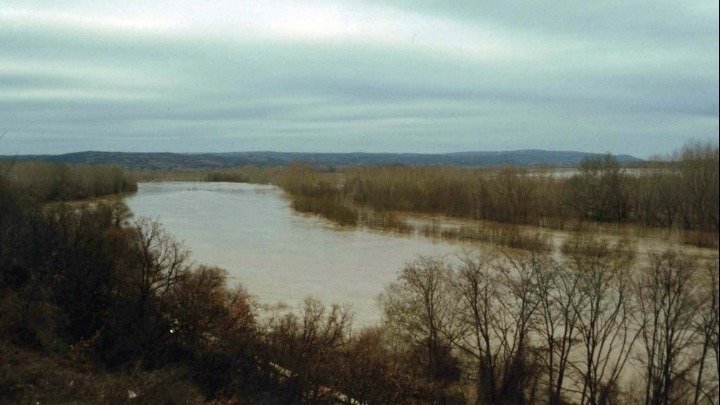 The Greek authorities are taking the necessary actions to prevent illegal crossings from Evros river, PM Sarmas office says