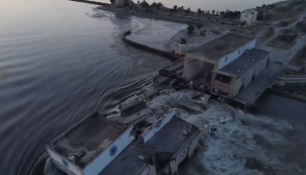 No signal in flooded Oleshky. Fate of hundreds of people unknown