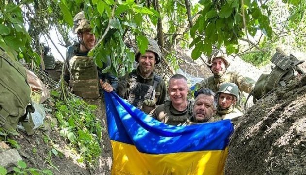Ukrainian defenders liberate village of Novodarivka