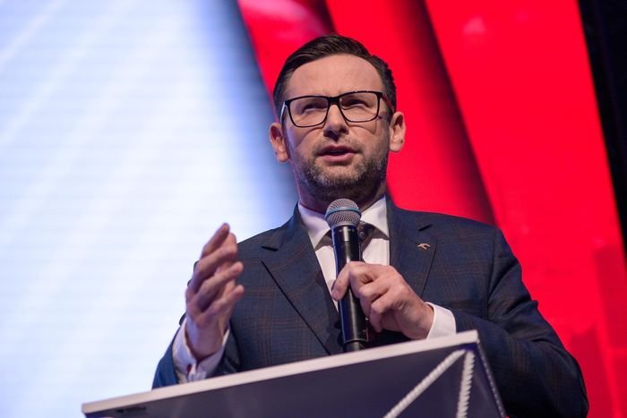 Huge investments demand workers from entire world says PKN Orlen CEO
