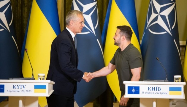 Zelensky meets with Stoltenberg in Kyiv, discusses key defense issues