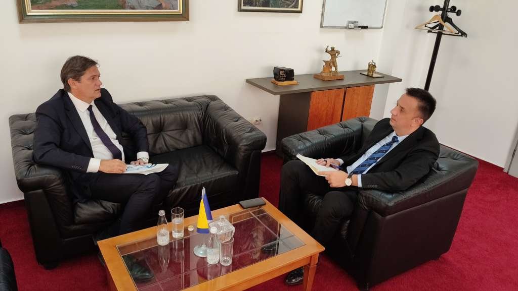 Minister Lakić speaks with Head of World Bank Office in BiH on the energy sector transition