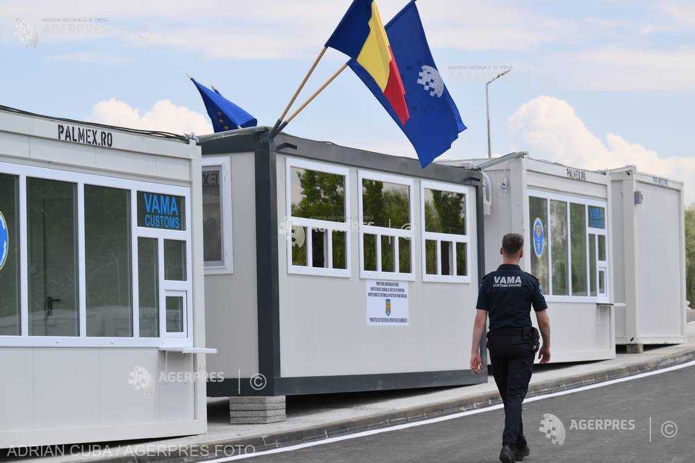 Nearly 200,000 people cross Romania' borders on Friday