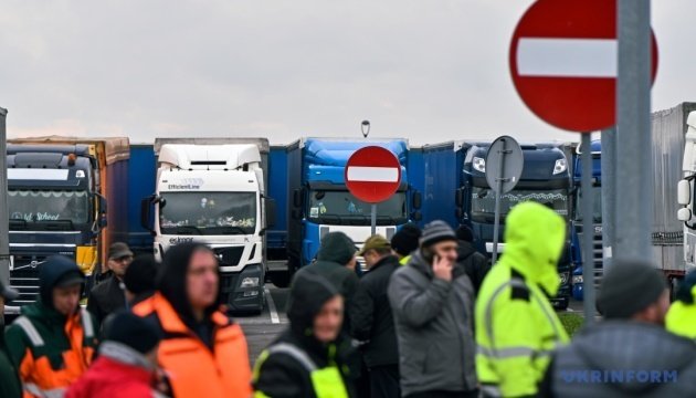 Ukraine hopes Hungarian carriers’ rally not to turn into border checkpoint blocking