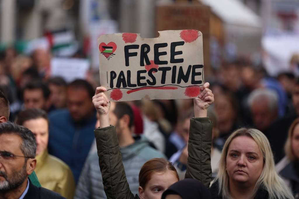 Palestinian community urges all people to work tirelessly for a just and lasting peace