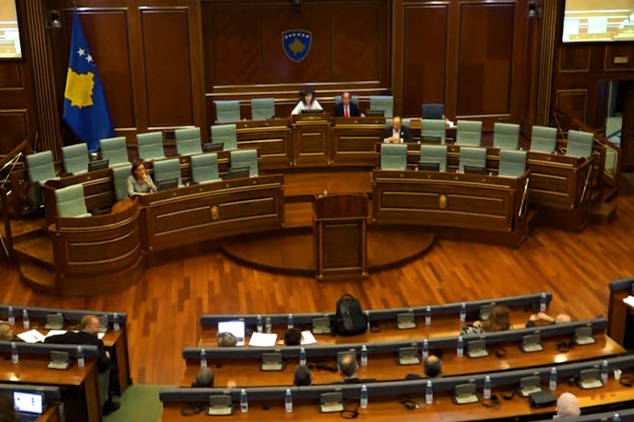 Central European Midday Report: "Political Turmoil and Power Deals: Developments Across the Balkans"