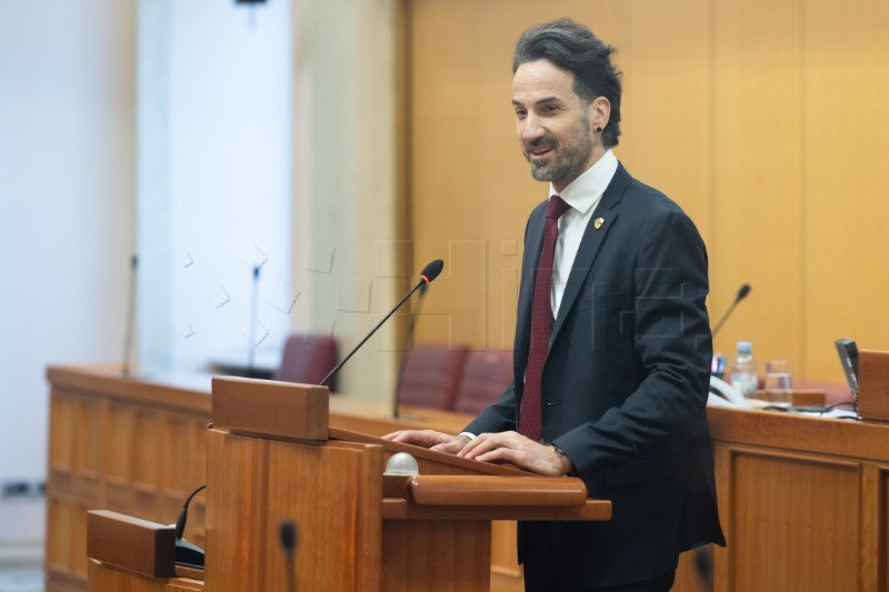 MPs call on citizens to vote in upcoming election