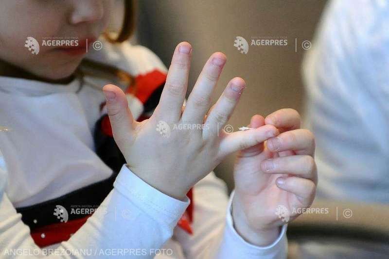 Both parents of 9,758 children, working abroad end-December 2023