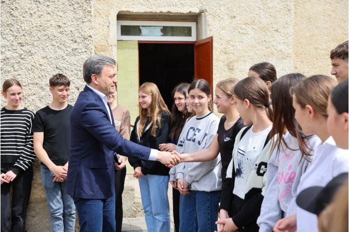 Central European Morning Report: "Prime Ministerial Initiatives in Cultural and Economic Development"