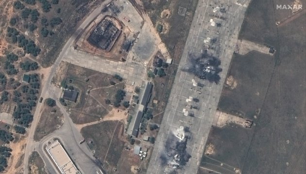 New satellite imagery shows two Mig-31s, one Su-27 destroyed at Belbek Air Base