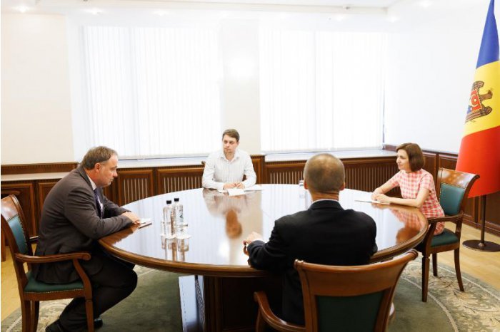 Moldovan president meets Czech envoy