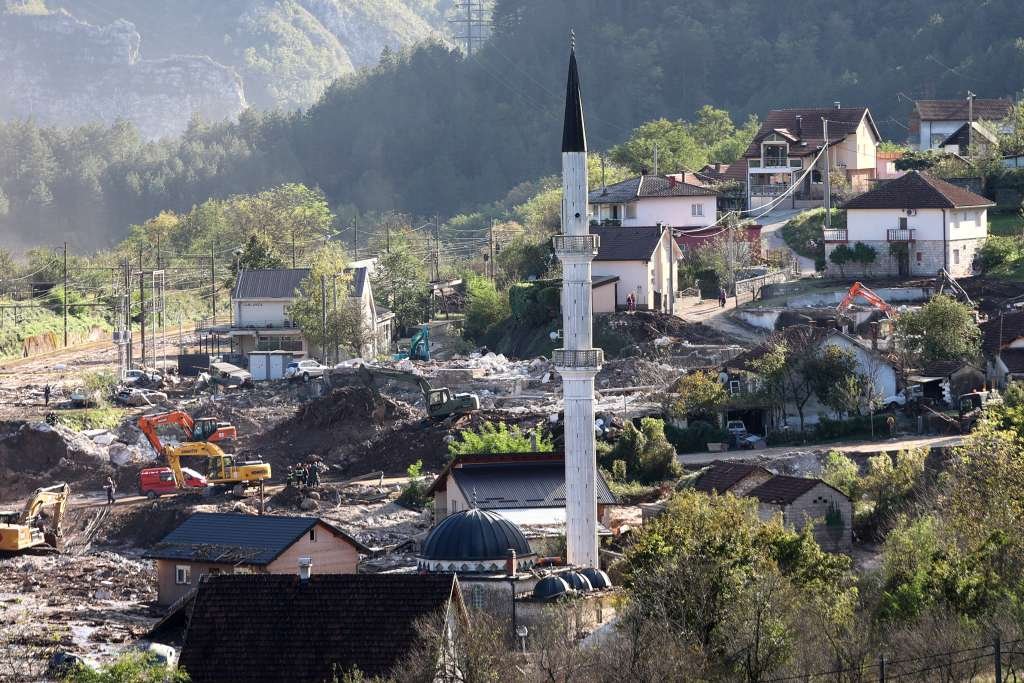 Evacuated population from affected areas return home