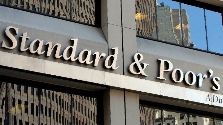 S&P reaffirms Greece’s investment-grade rating BBB- with a positive outlook