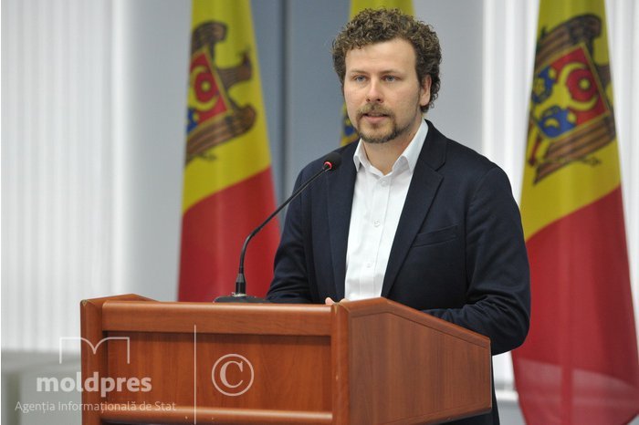 Moldovan education minister says education system's employees to receive salaries in time