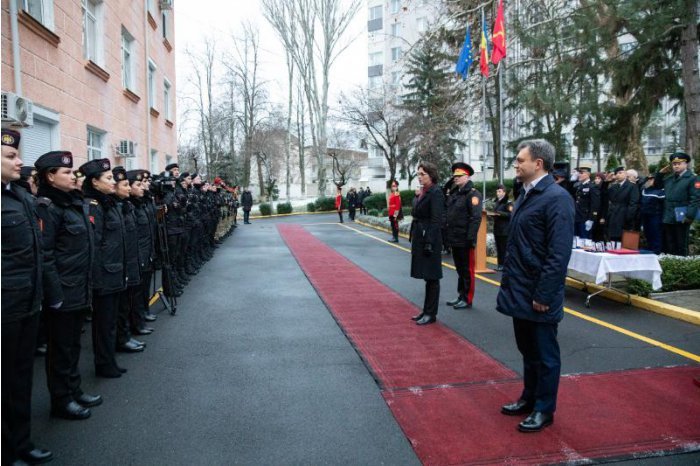 Prime Minister Honors Carabineers on Their 33rd Anniversary