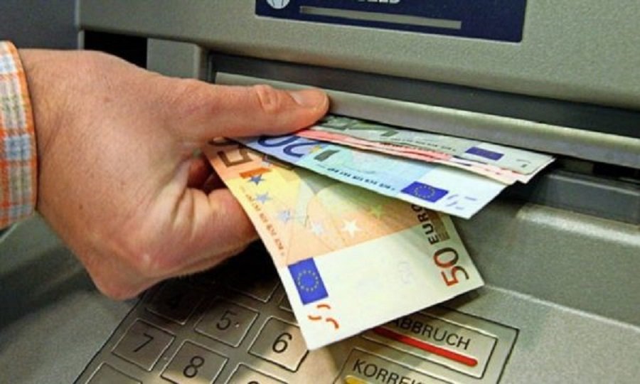 Kosovo faces strike over wage discrimination