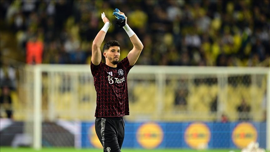Man United Goalkeepers Bayindir & Heaton to Miss FA Cup Clash with Leicester