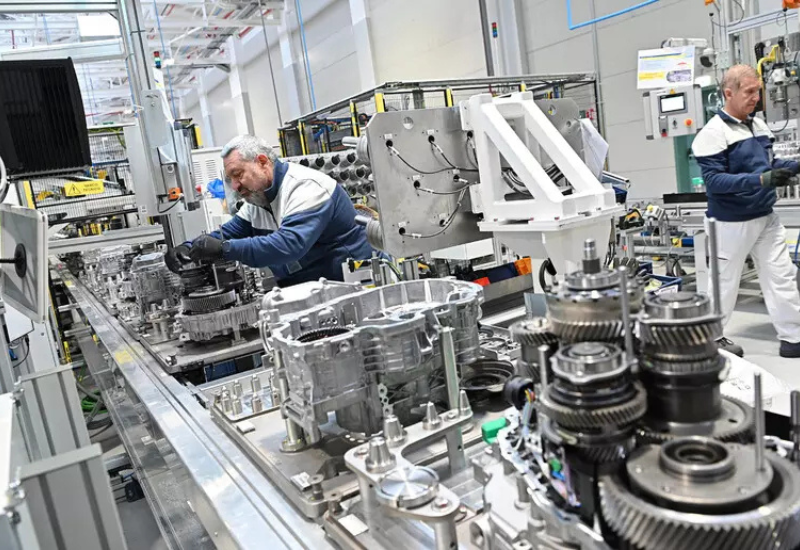 Italian authorities investigate top automakers