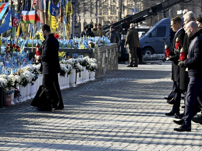 Ukraine Under Pressure to Negotiate as Europe Rallies Support