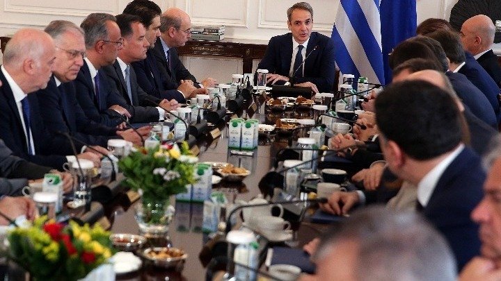 Greek PM Mitsotakis Calls for Unity Ahead of Tempi Train Tragedy Anniversary