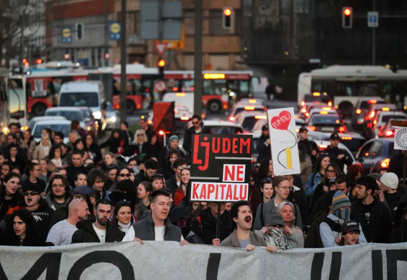 Thousands rally in Ljubljana against Mayor’s support for Serbian President