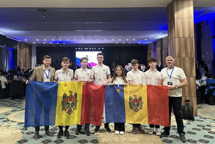 Moldovan Students Win Medals at Balkan Olympiad