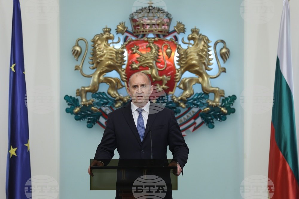 Radev Proposes Euro Referendum