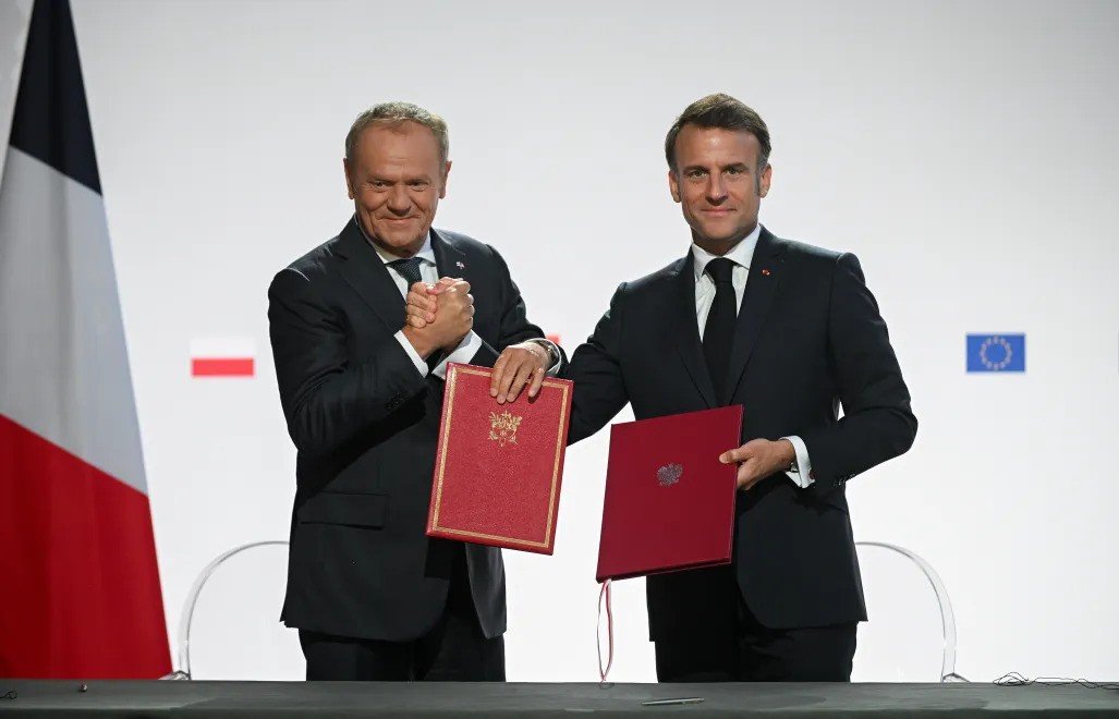 France and Poland Sign Mutual Defence Pact