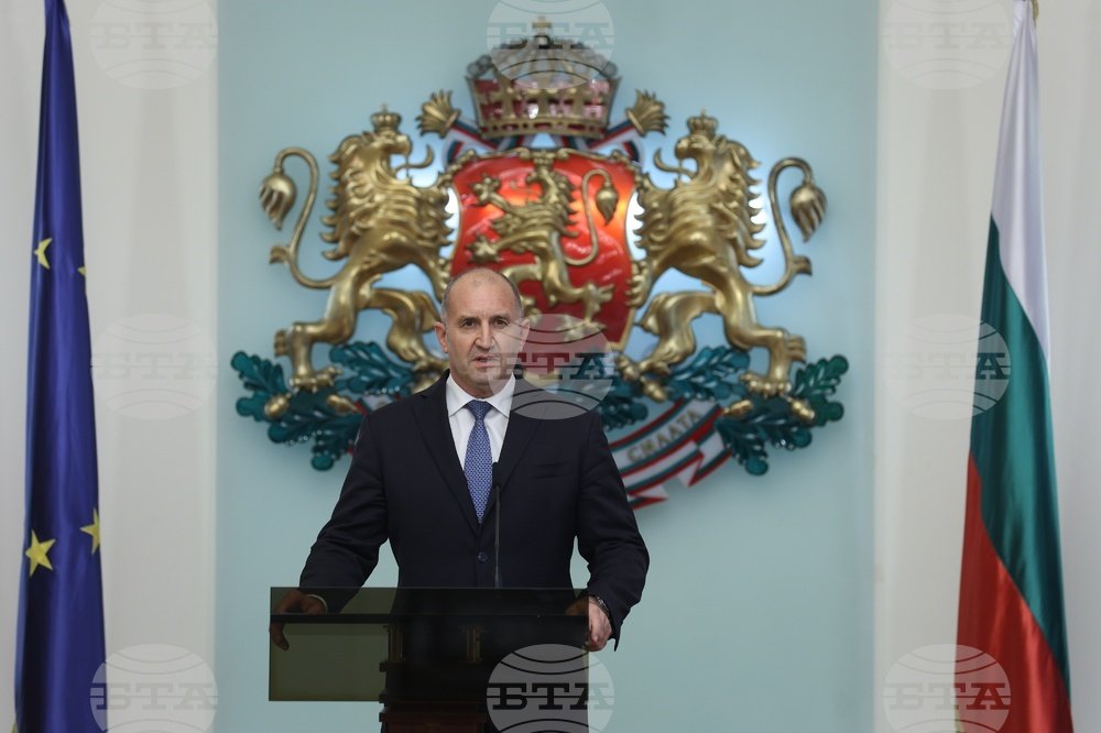 Radev Proposes Euro Referendum