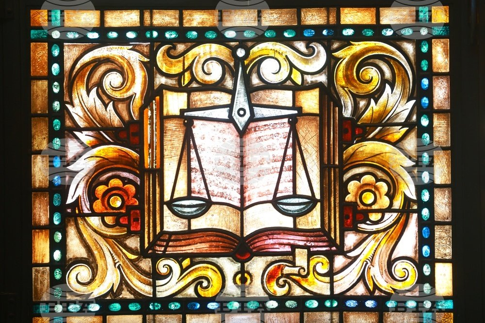 Scholars Oppose Euro Referendum