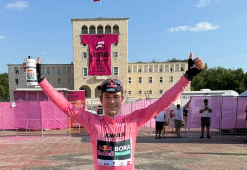 Slovenian cycling star takes Giro d'Italia lead