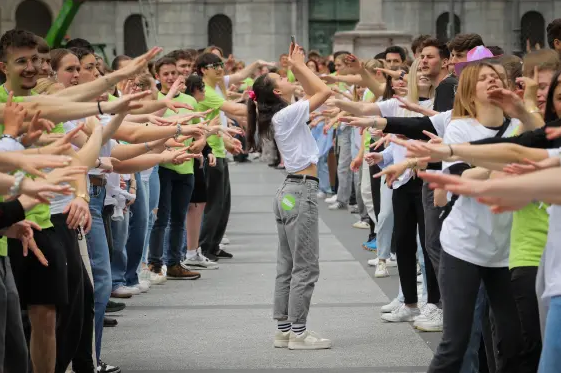 Final-year students light up Slovenia with Strauss