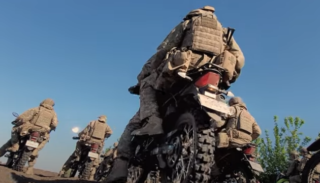 Ukraine Trains Motorcycle Troops for Rapid Assaults