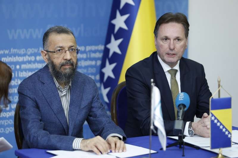 Bosnia seals pact to become Europe’s Islamic commerce leader