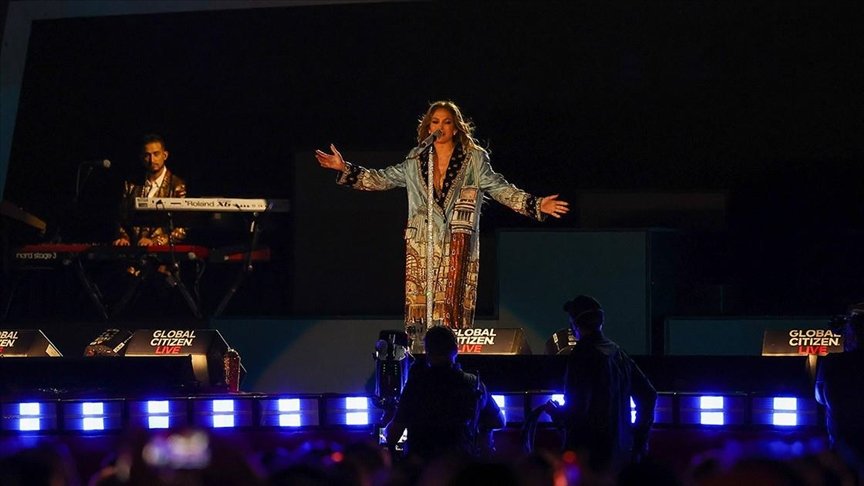 Jennifer Lopez to Perform in Istanbul