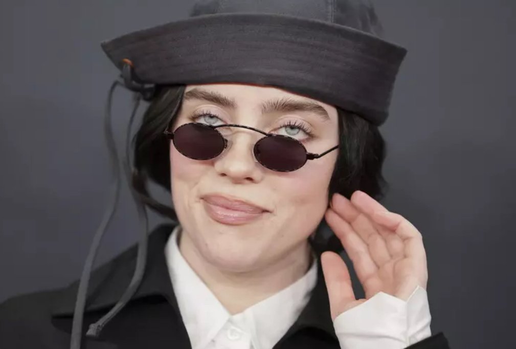 Billie Eilish Named Artist of the Year at AMAs
