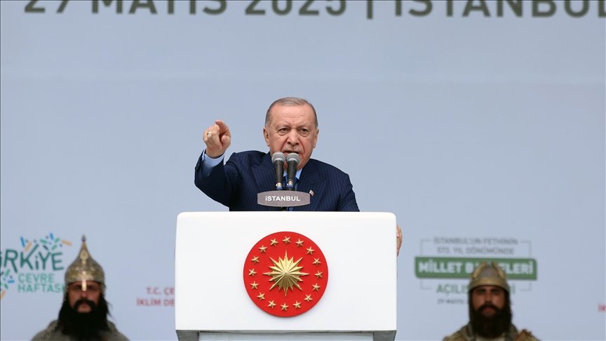 Erdogan Opens Parks, Launches Gas Platform