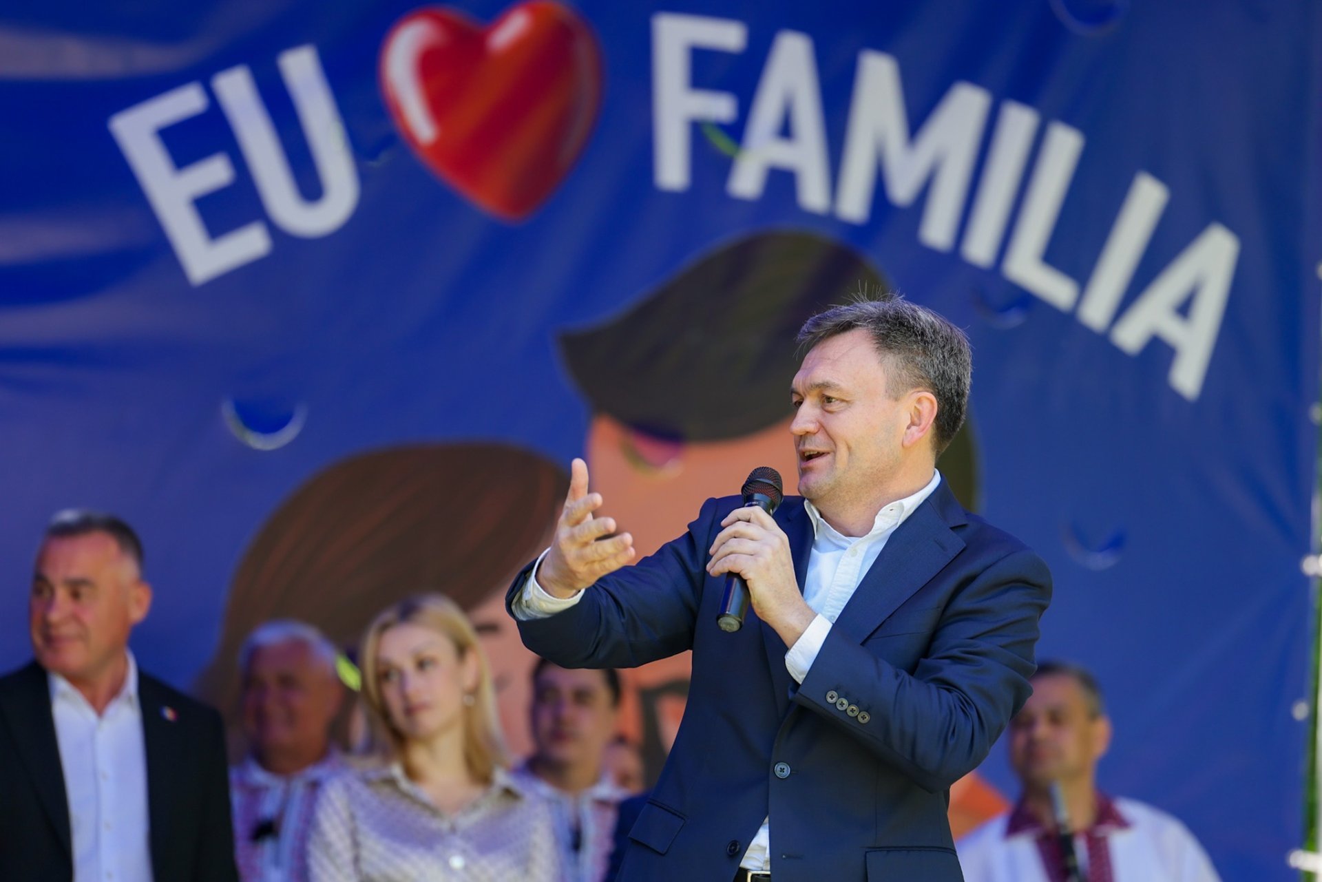 PM Joins Family Festival in Drochia