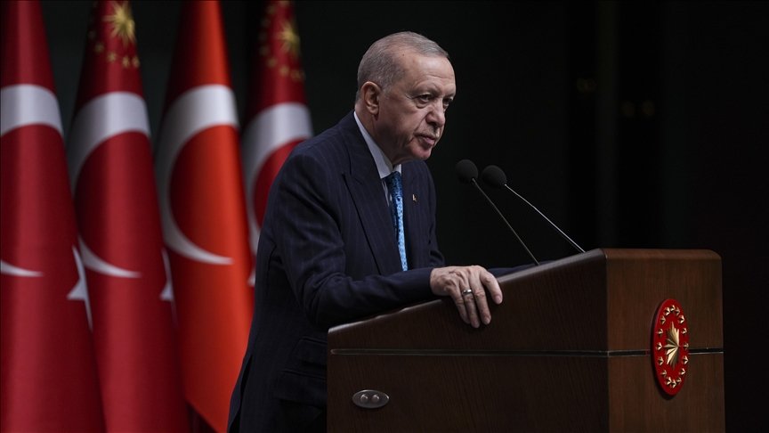 Erdogan Offers Peace Summit