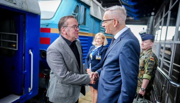 German Defense Minister Visits Kyiv to Boost Military Support