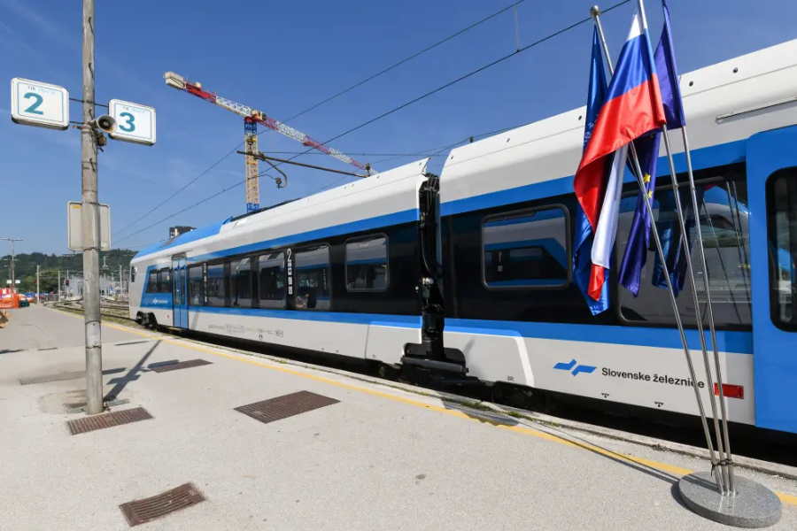 Slovenia unveils new Swiss-made FLIRT trains