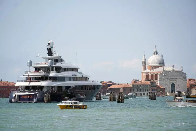 Jeff Bezos' Wedding Triggers Climate Protest in St. Mark’s Square
