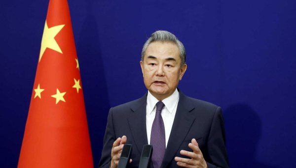 China, France Pledge Strategic Coordination on Global Crises
