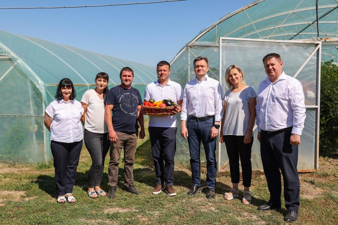 PM Recean Backs Greenhouse Farmers in Causeni