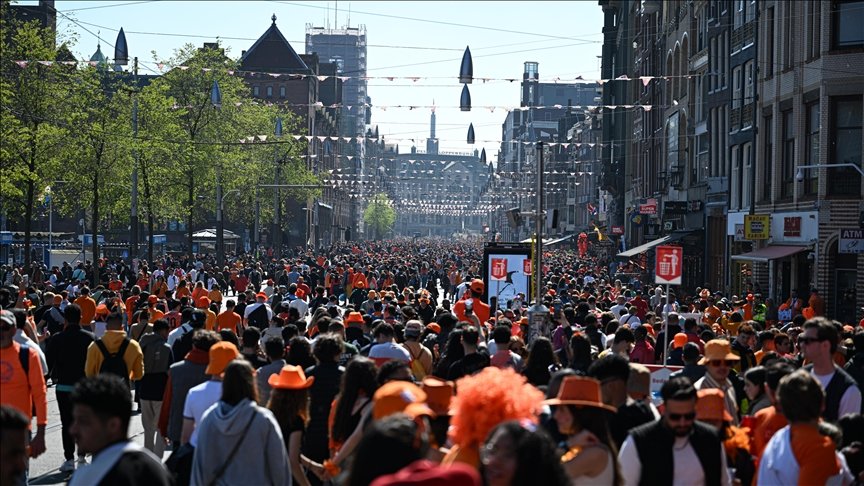 EU Population Hits 450 Million in 2025