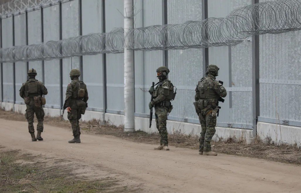 Migrant Attacks Polish Soldier at Belarus Border