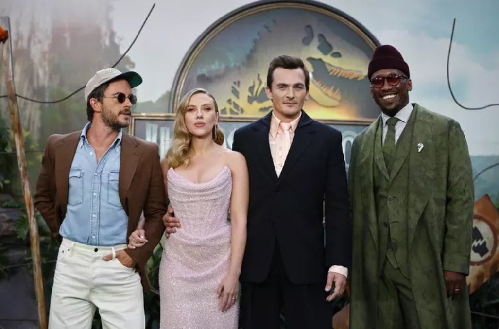 Jurassic World Tops Box Office in Two Weeks