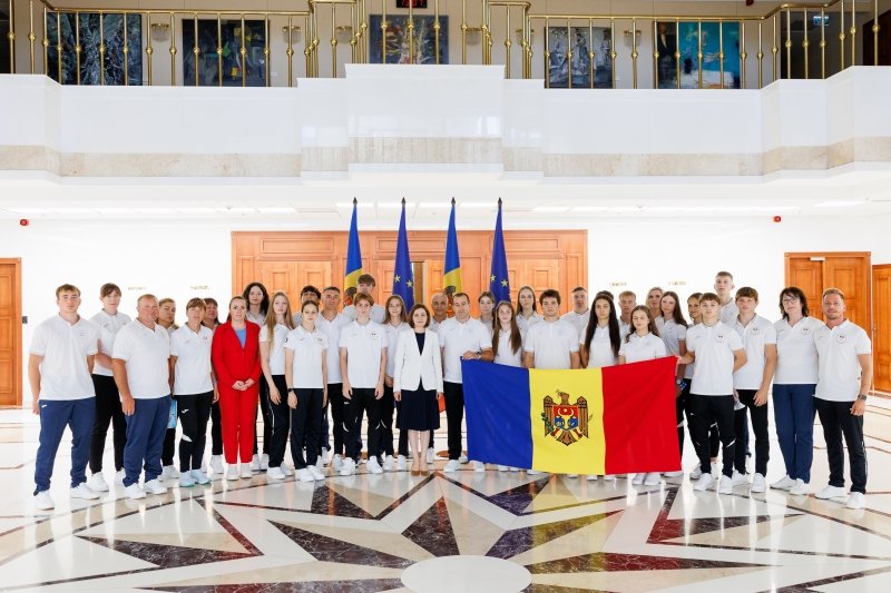 Sandu Sends Off Moldova’s Youth Olympic Team