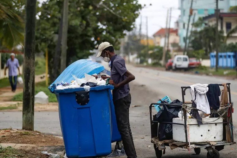 Cuba’s Labor Minister Resigns After Beggar Comment