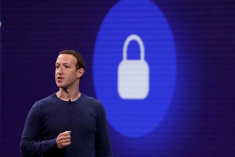 Zuckerberg Faces $8B Lawsuit Over Facebook Data Scandal
